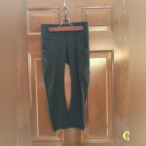 Lululemon Size 4 Black Capri Leggings